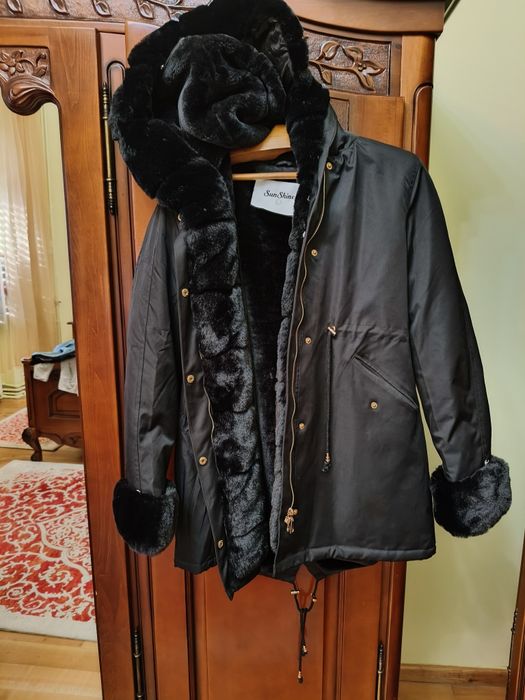 Geaca iarna îmblănită cu gluga dama