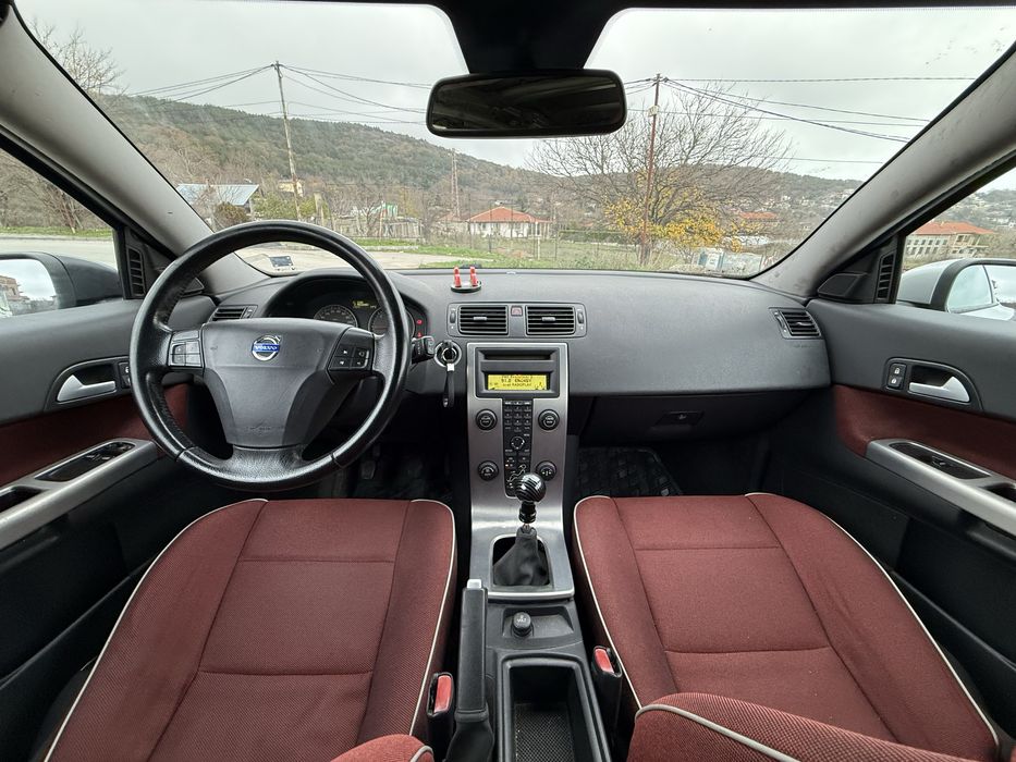 Volvo C30 2.0 6 Скорости 2008г 5л/100км Климатроник Всичко платено