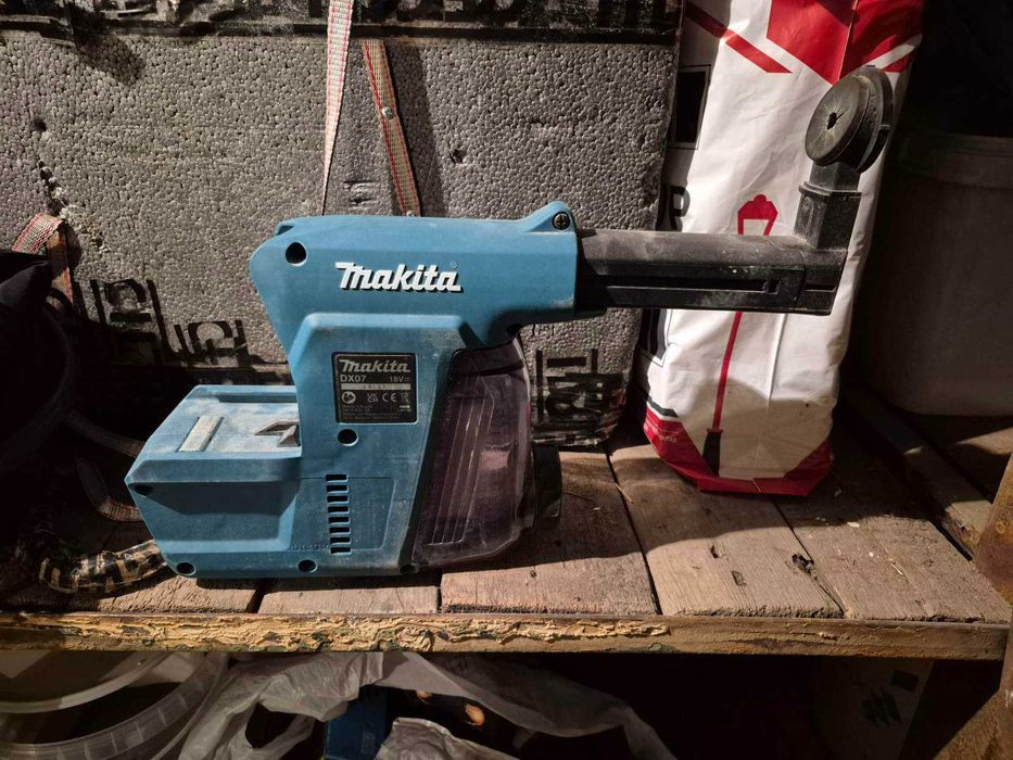 Прахосмукачка за перфоратор MAKITA DHR 242