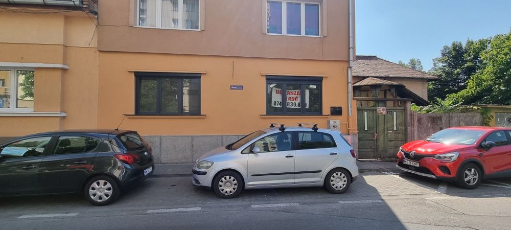 Casă de vânzare în zona centrală!! Accept si variante!!!