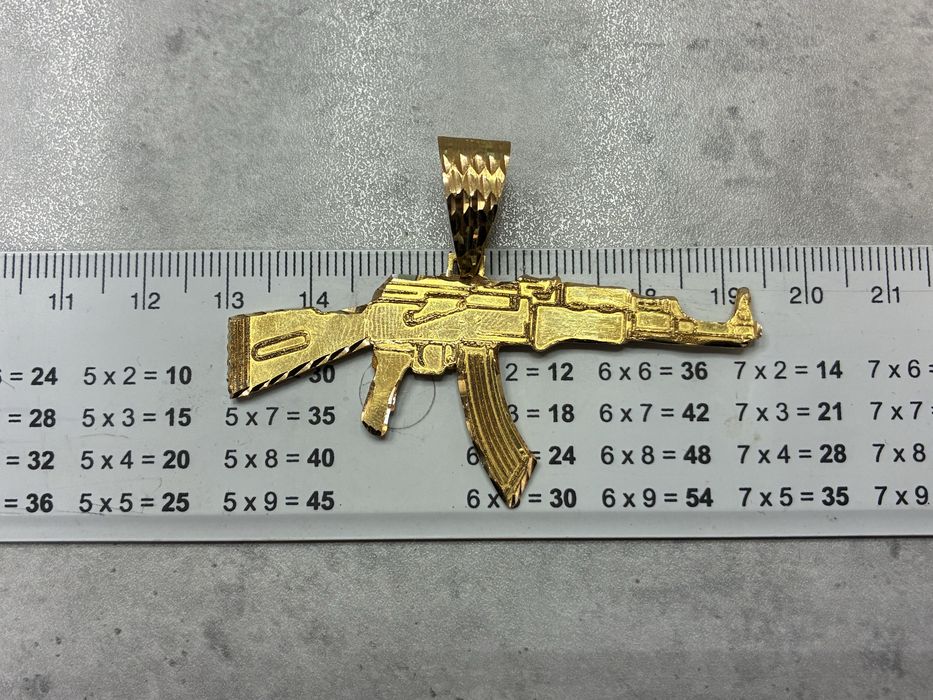 Златна висулка Калашник - 18к