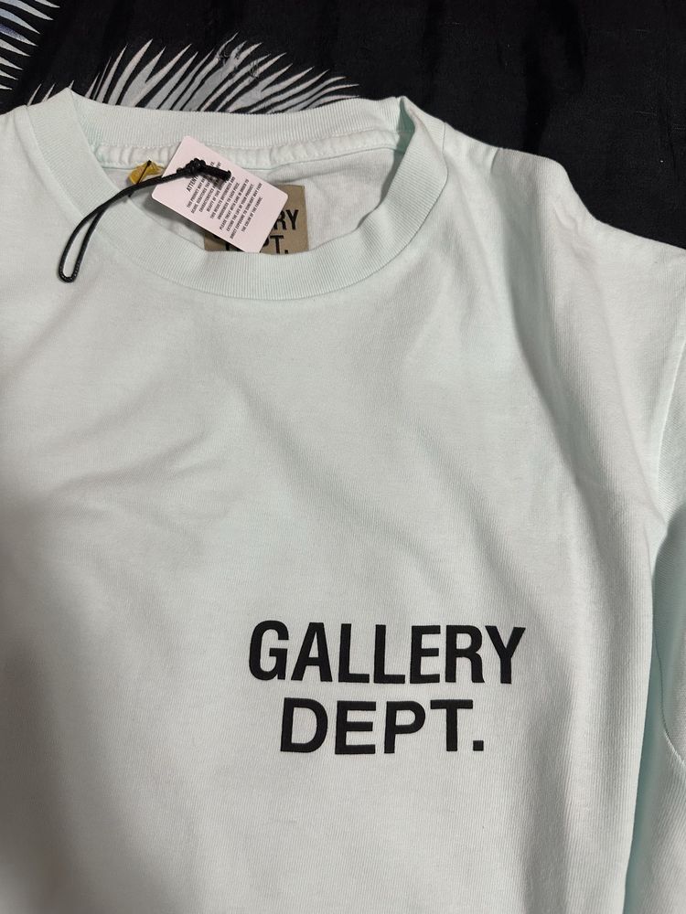 Tricou Gallery Dept.