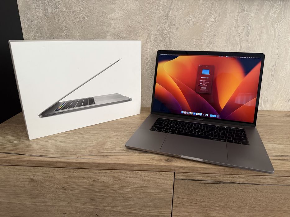 Macbook Pro 2018 15" (i7 2.8GHz/16GB/256GB)