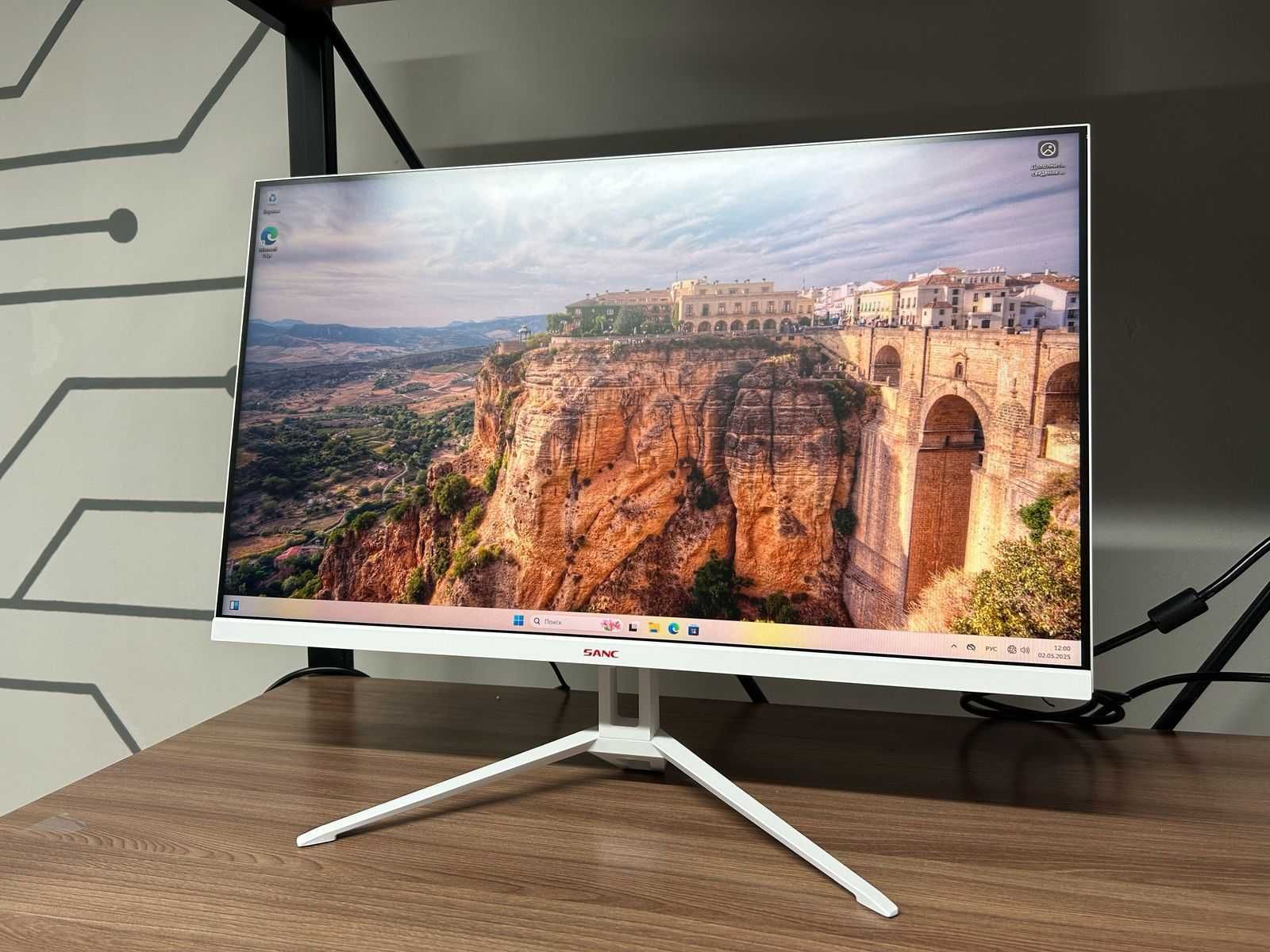 Белый игровой монитор Sanc 24 диагональ 180Гц IPS Full HD