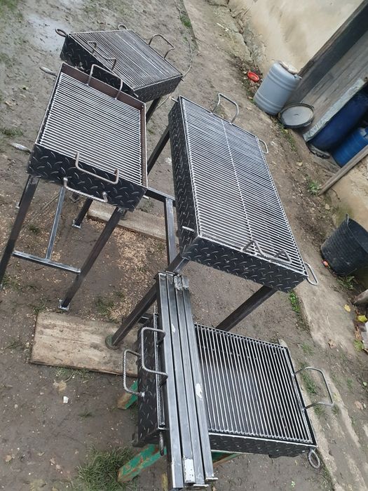 Vând grătare de grădină