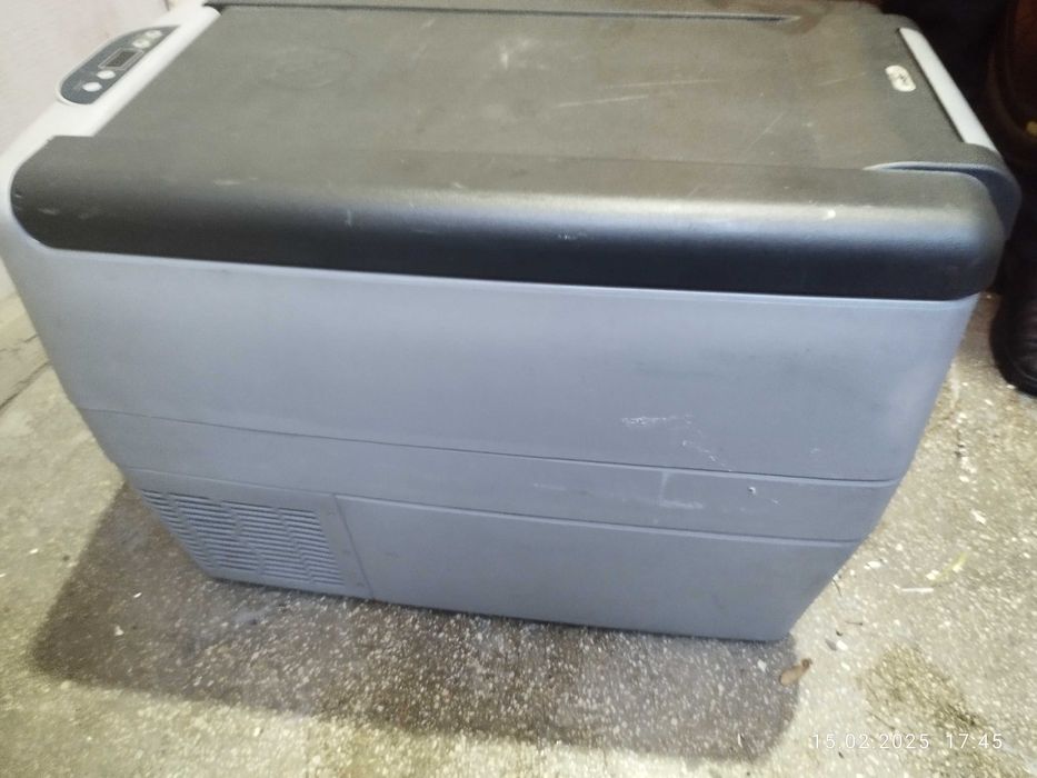 De vânzare O ladă frigorifică auto