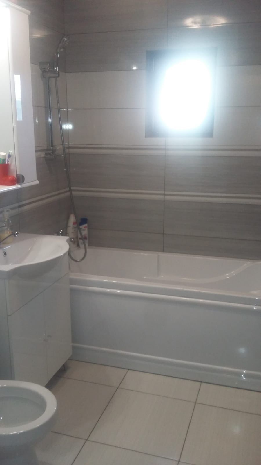 Vând apartament cu 3 camere