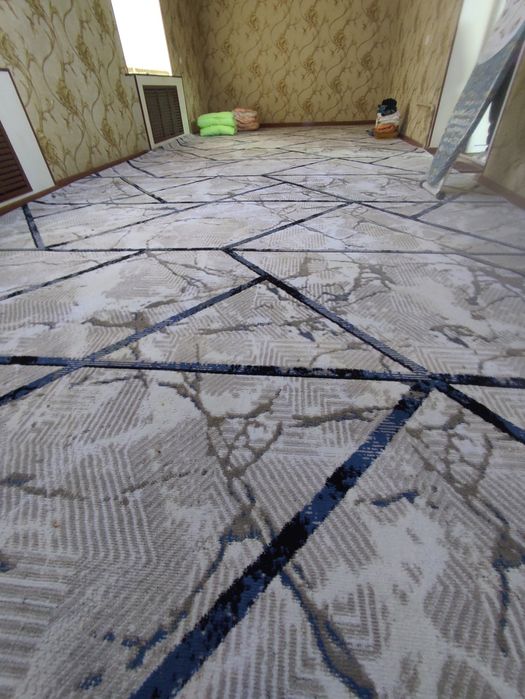 Продается большой ковер размер 4 метра на 9 метров новый