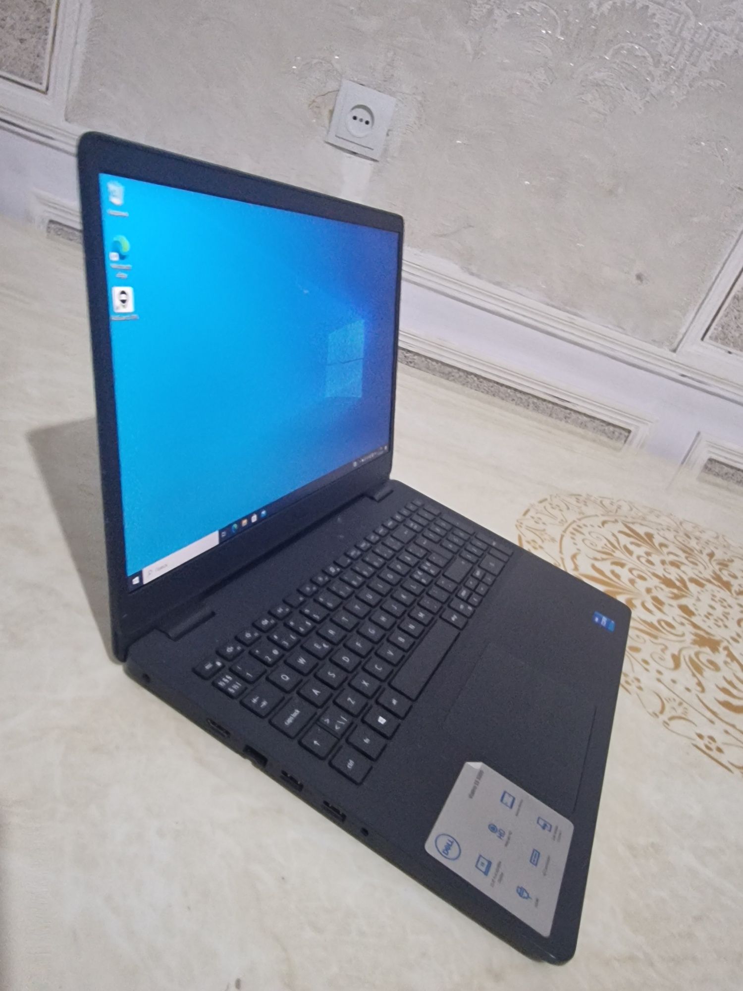 Dell Core i5-1135g7 operativka 16gb ddr4 hotira 256gb m2ssd