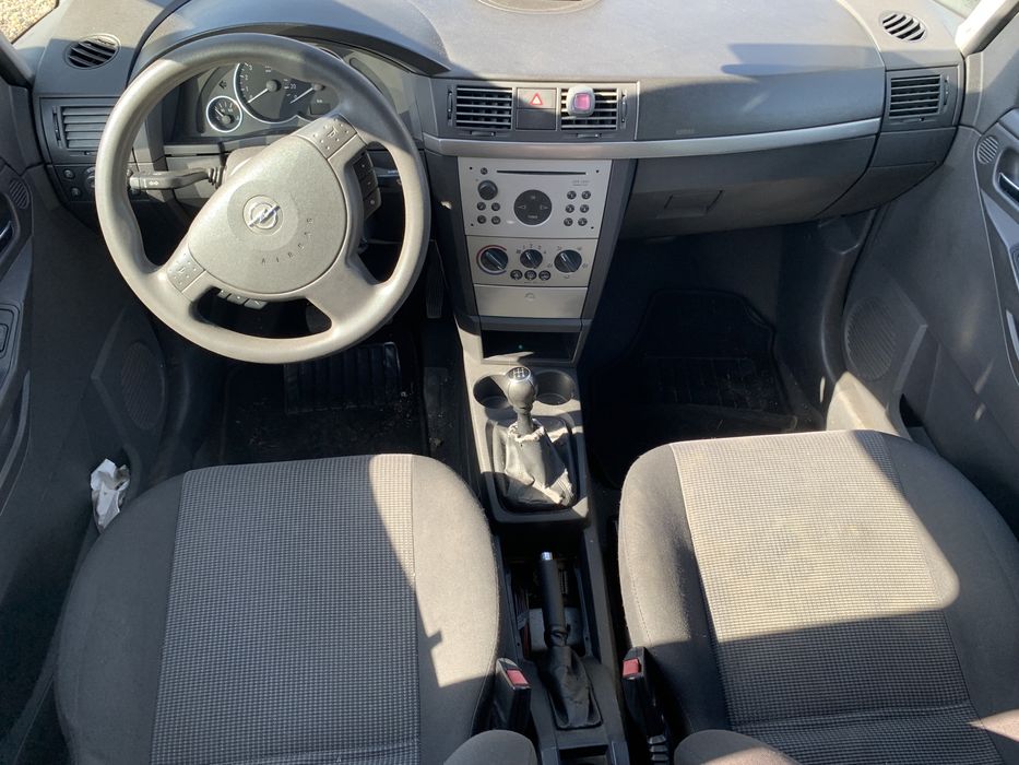 Продавам опел Meriva 1.7 на части