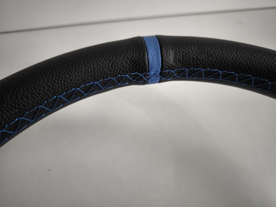 Волан спортен дълбок изнесен център кожен ОМП OMP изнесен център дрифт