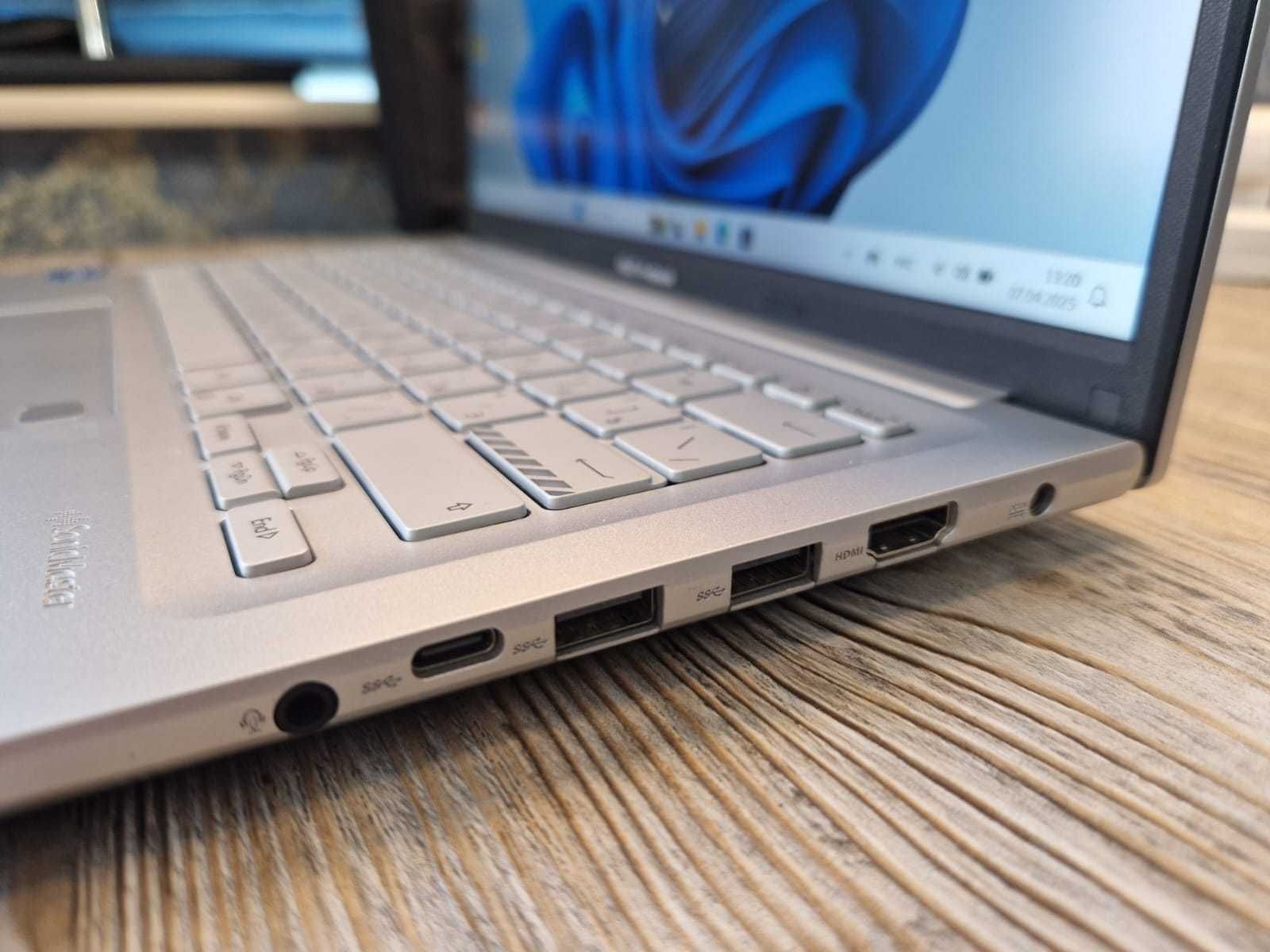 Ультрабук Asus Corei3\ОЗУ 16гб\состояние норм