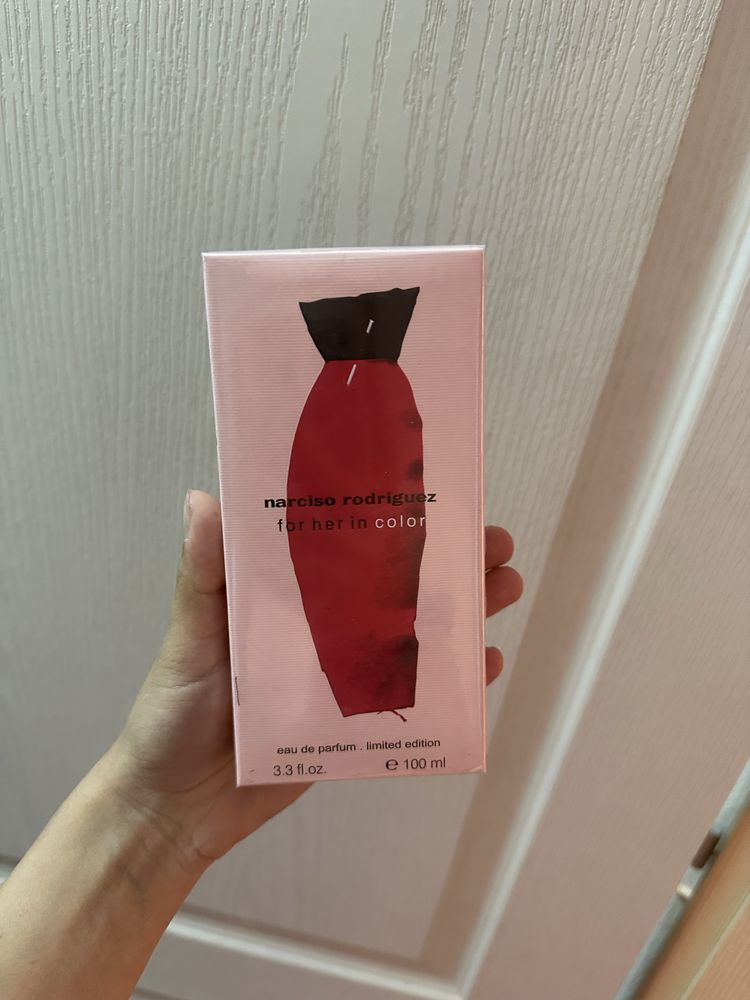Narciso rodriguez for her in color