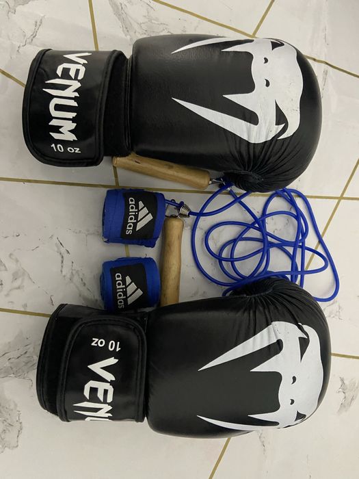 Боксный перчатки прям четки