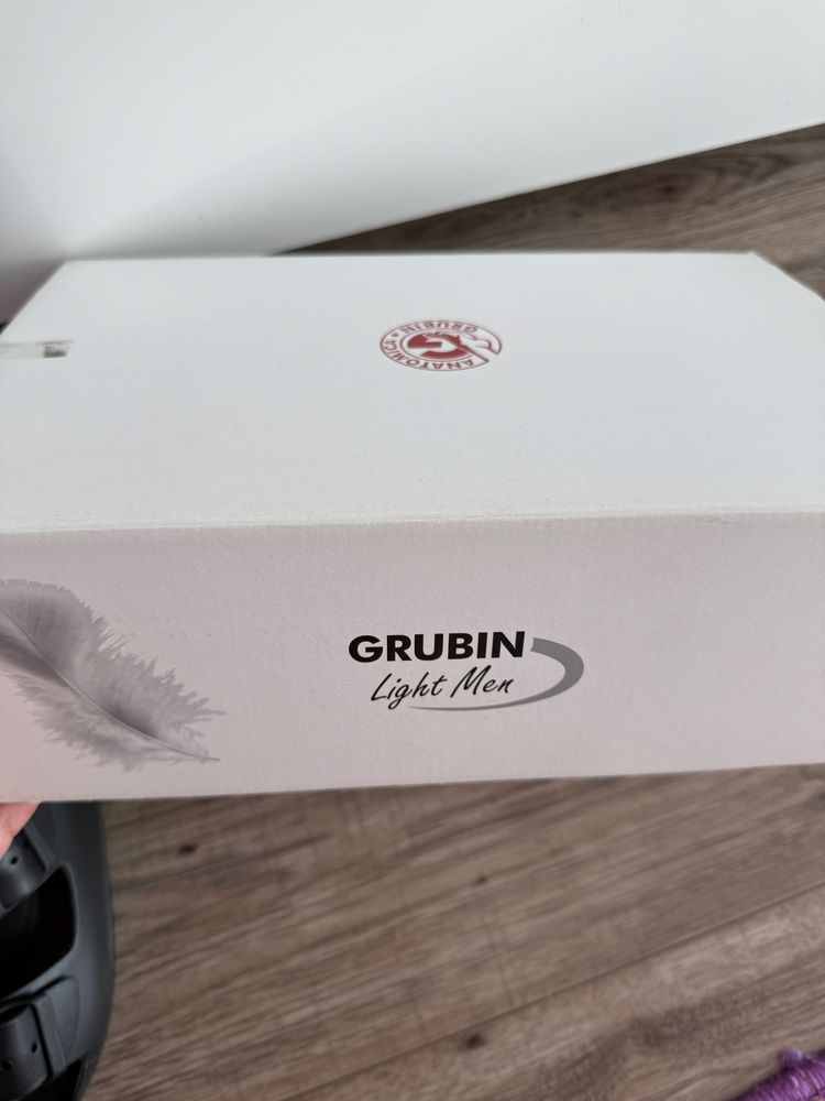 Slapi GRUBIN barbati marimea 44-28 cm in interior