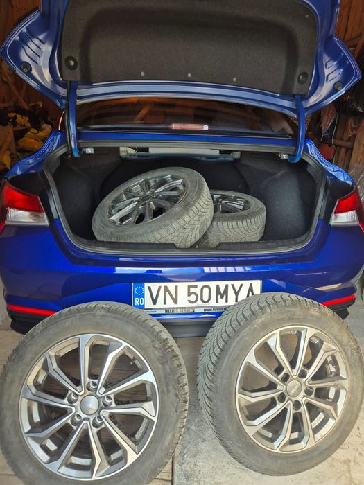 Vând Hyundai Elantra 2022 Întreținută exemplar-Unic proprietar