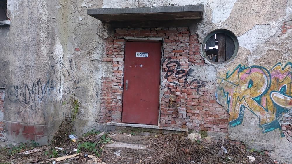 Продава се Къща в Габрово, Център - 2100 кв.м за 36 €/кв.м - Снимка #9