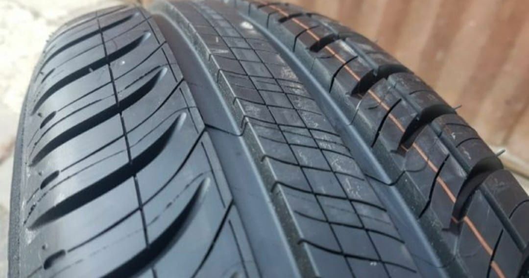 Roata Rezervă Michelin
 175.70.R14 Et.35 5x100 
În Stare Foarte Bună F