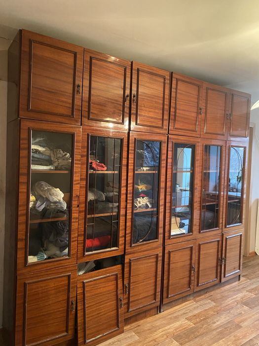 Стенка для зала из дерева