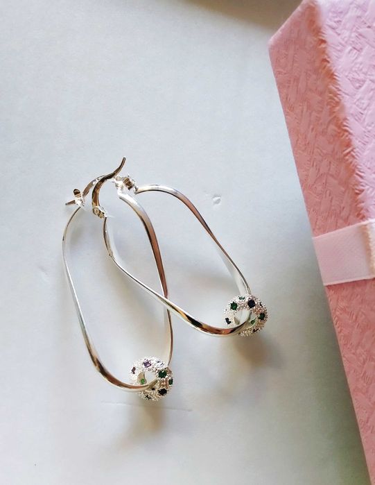 Нови, србърни обеци  Много различни модели, последен 1 брой.Намалени