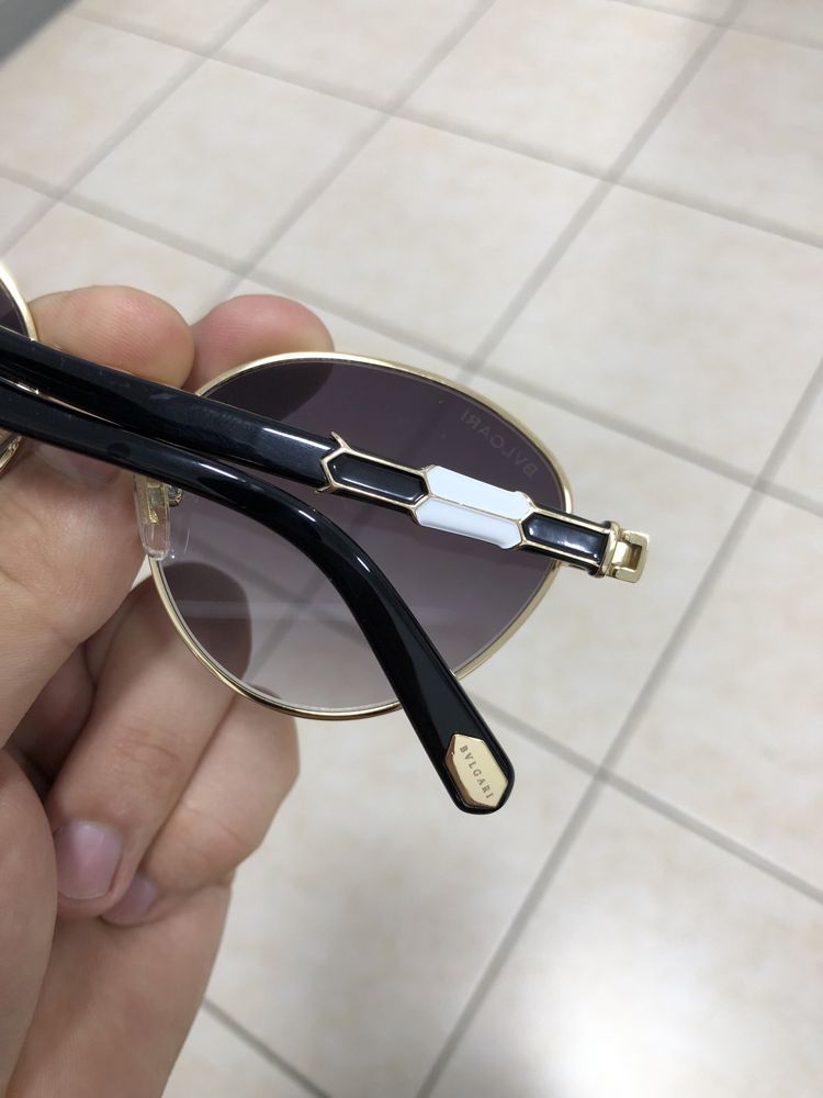 Солнце защитные очки от бренда BVLGARI