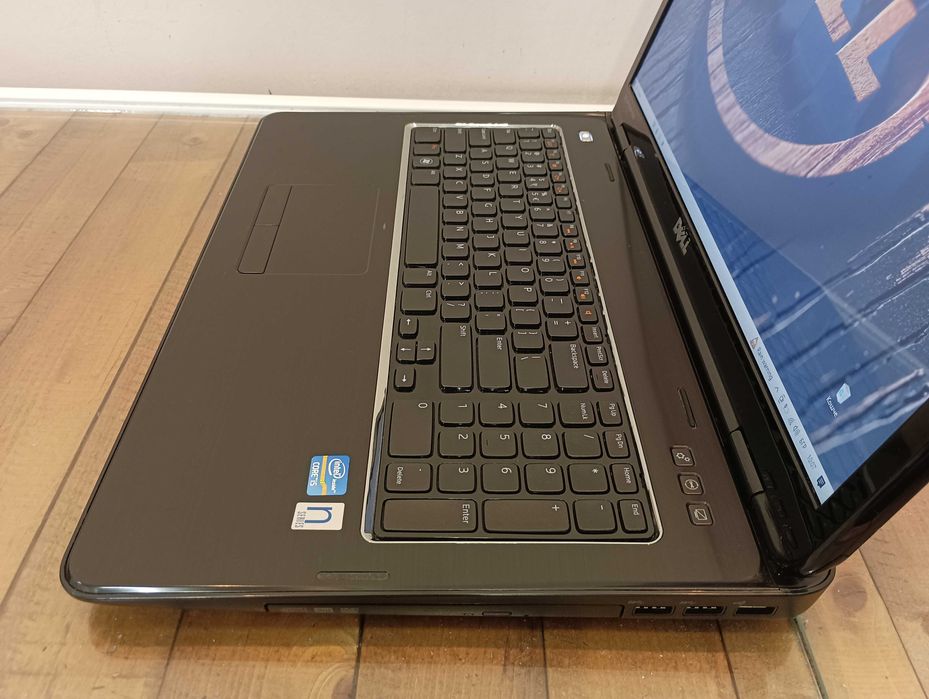 Лаптоп Dell Inspiron N7710 - i5 2450M / 17,3"
