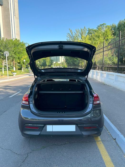 Продается Kia Rio 2018г (82 тыс пробег) Цвет Темно-Серый