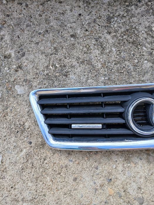 Emblema grila audi quattrro