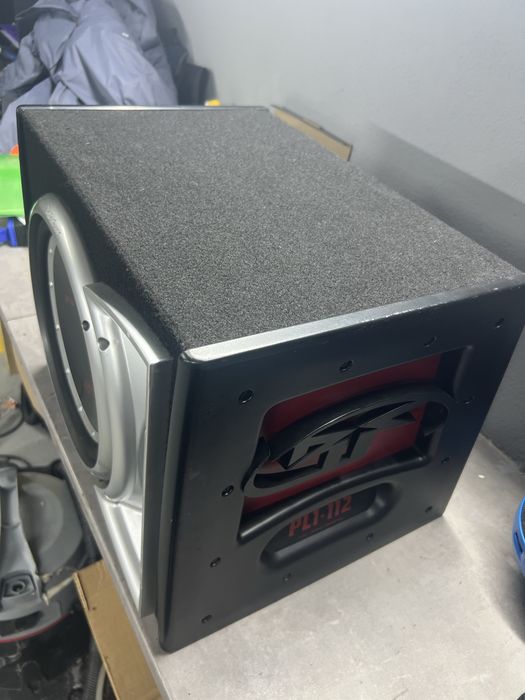 Vand subwoofer auto