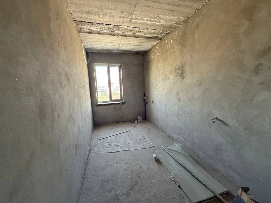 Арзон 2 хоналик квартира 5- каватдан сотилади.Янги Дом.Ор:Болгарский П