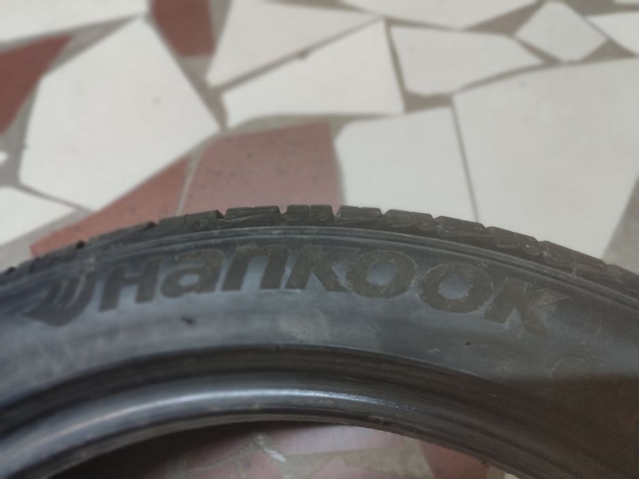 Продам шину 245/45/19