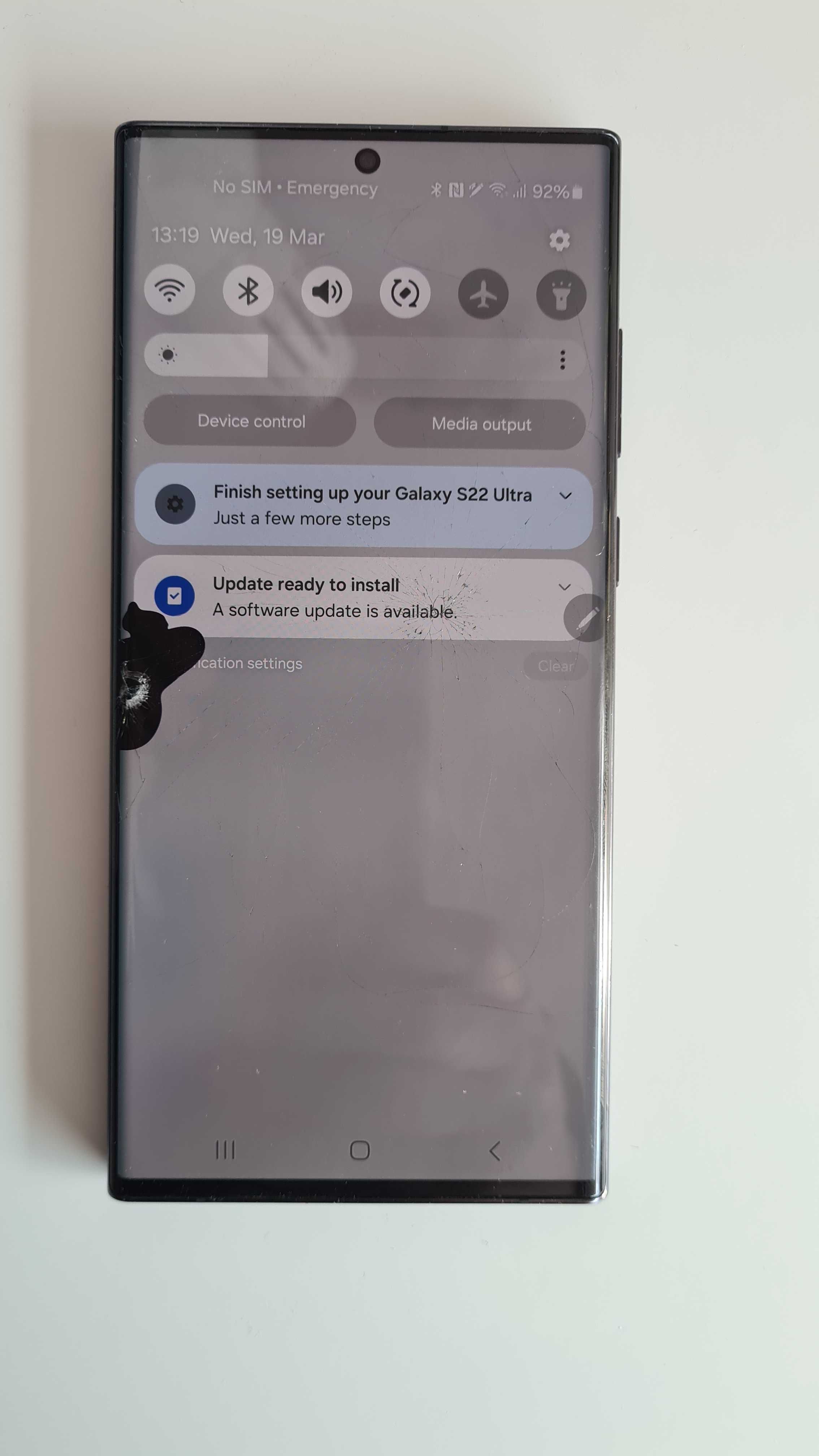 Дисплей с рамка Samsung Ultra 22 за спасяване на информация