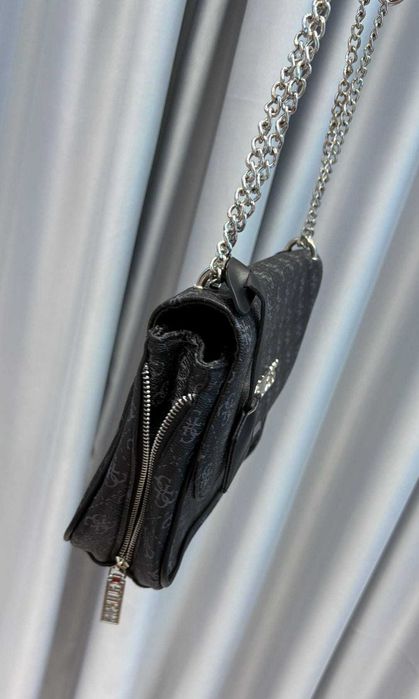 Дамска чанта  Guess