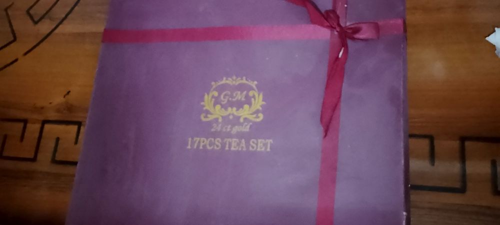 G.M 24ct Gold 17PCS choy to‘plami – qutisida, holati a’lo