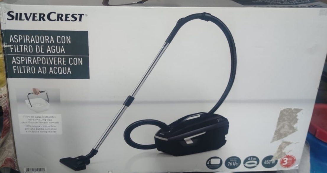 Aspirator cu filtru de apa