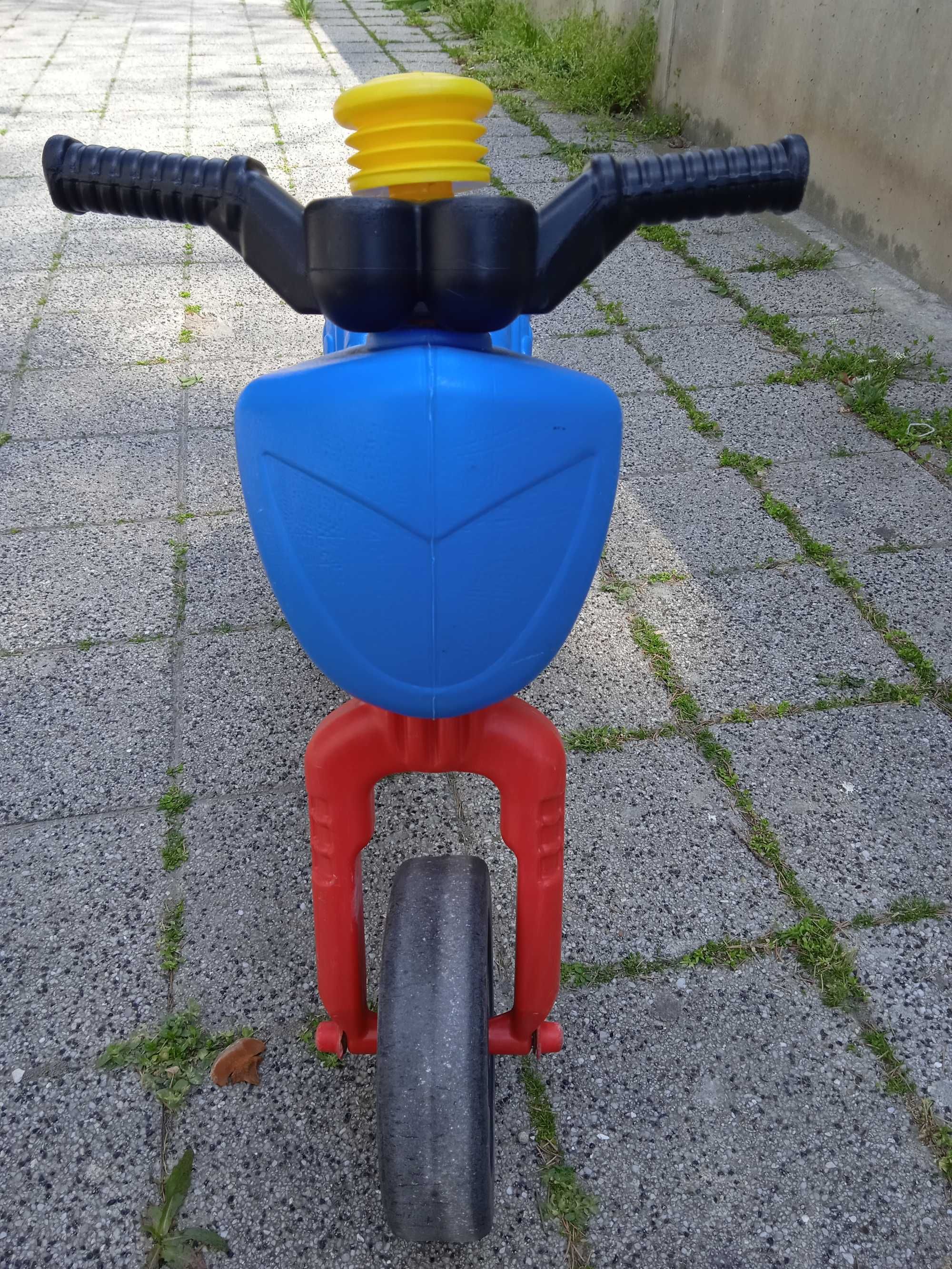 Детско колело с педали injusa smart trike и мотор за бутане