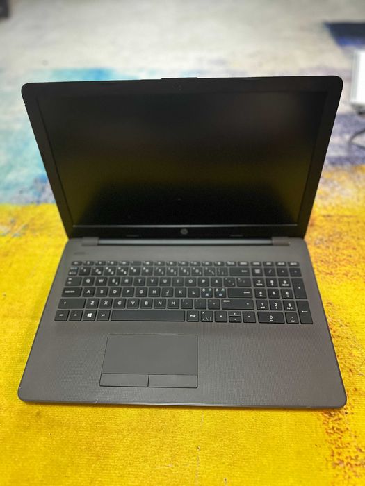 laptop Hp 250 G6, 8 gb ram, sssd 120 gb , windows 10