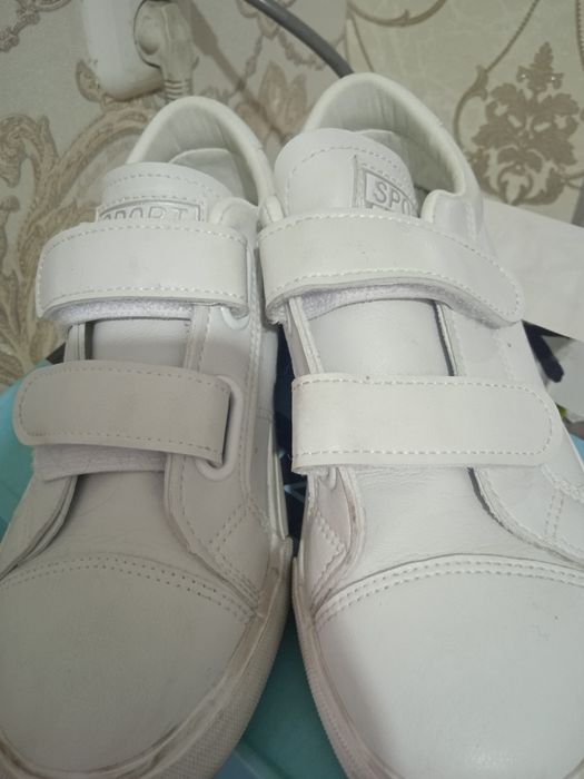 Продам кроссовки 35рр