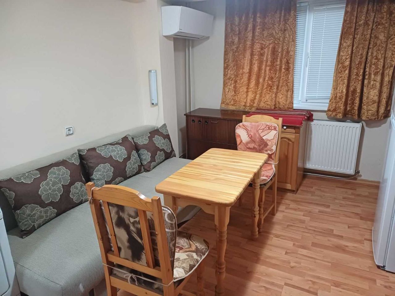 Дава се под наем Двустаен апартамент в Свиленград - 38 кв.м за 306 € - Снимка #1