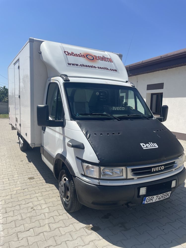 Iveco cub cu lift