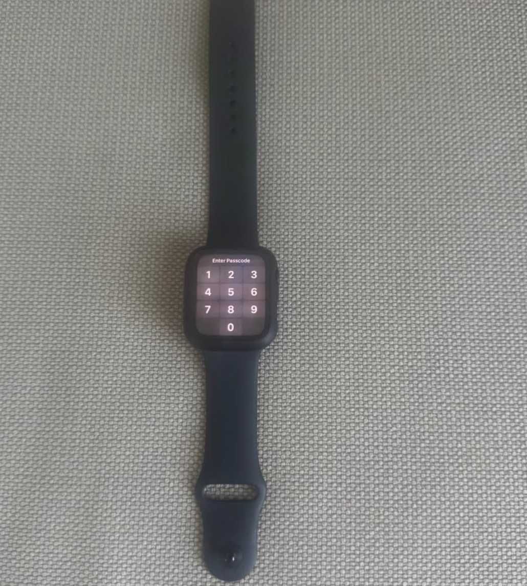 Apple Watch SE (2024)-Midnight Sport Band - M/L