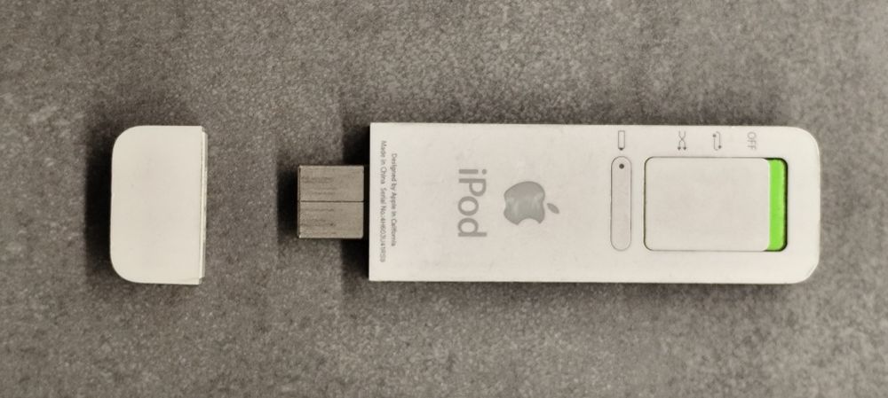 Vand iPod Shuffle 1st generation de 512 mb