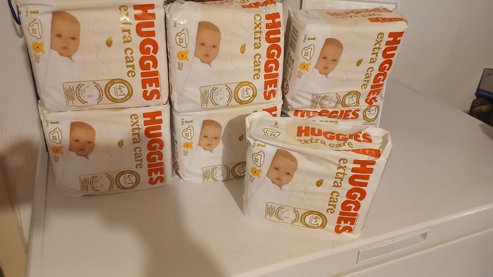 Vând pampersi huggies nr 1