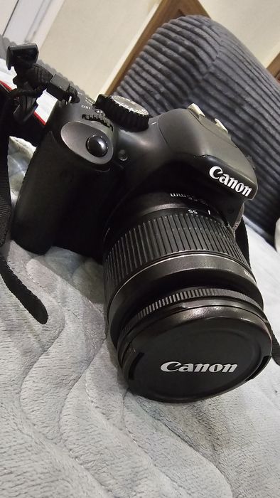 Продам Canon EOS 550D + объектив EF 75-300mm