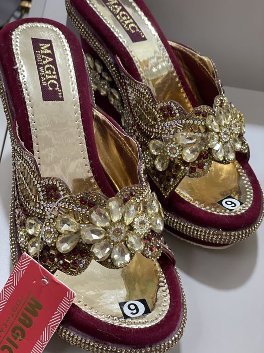 Обувь женская( для невесток) удобные