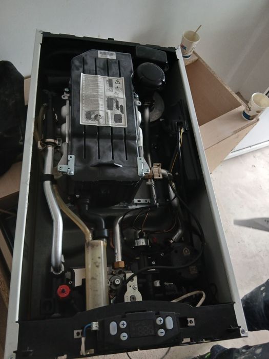 Vând centrala termica  ARISTON PREMIUM 24 EU2