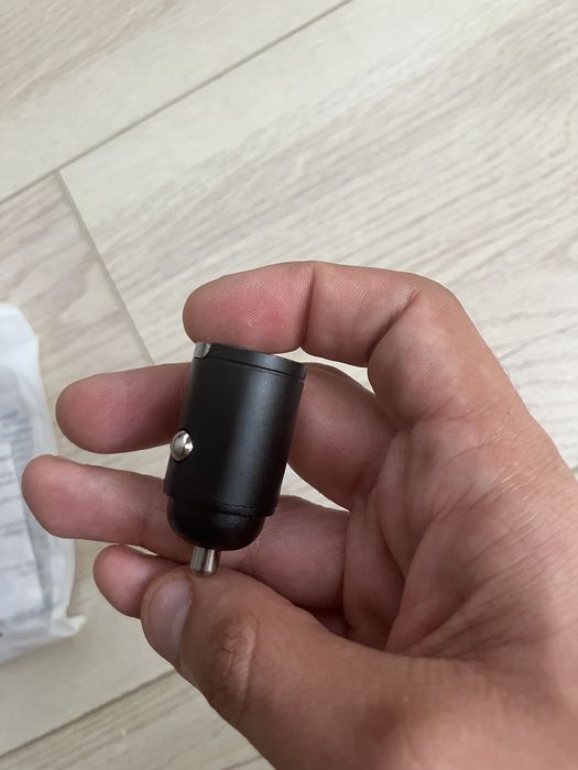 NOU Mini încărcător priza auto invizibil type c usb