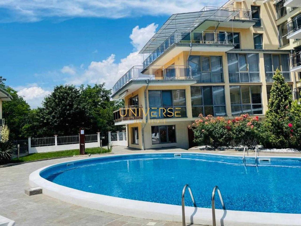Продава се Тристаен апартамент в с. Равда, Област Бургас - 92 кв.м за 903 €/кв.м - Снимка #16