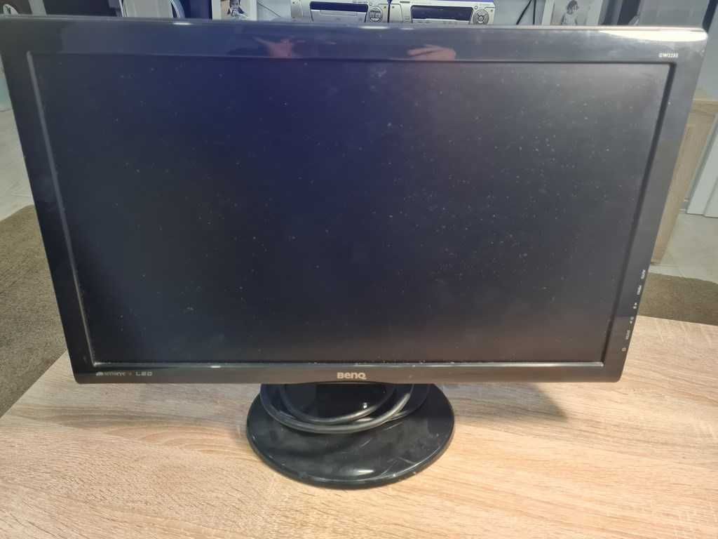 Продавам LCD  монитор  21.5"  BenQ