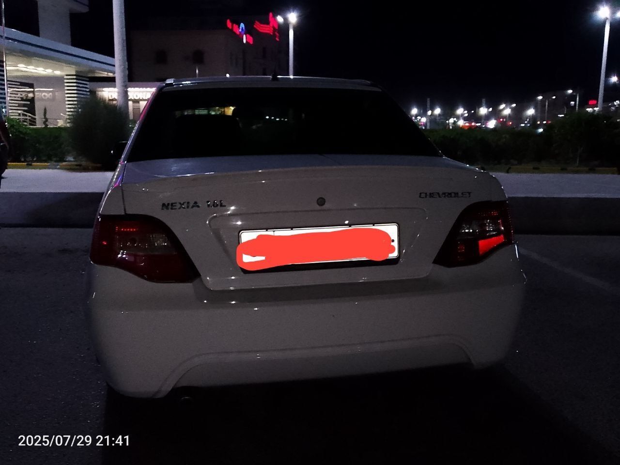 Nexia 2 sotiladi yili 2014 yurgani halol 4 pakaleni Metan gaz.